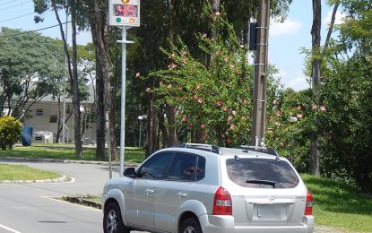 Lombada Educativa: mede a velocidade, mas não registra infração