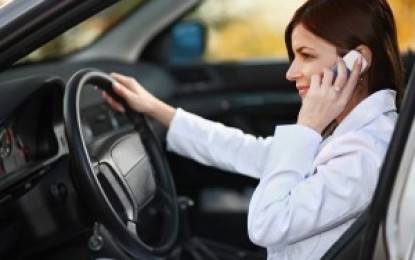 Desde 2012, 80 mil condutores foram flagrados ao celular em rodovias