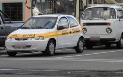 Comissão analisa projeto que altera regulamentação para instrutores