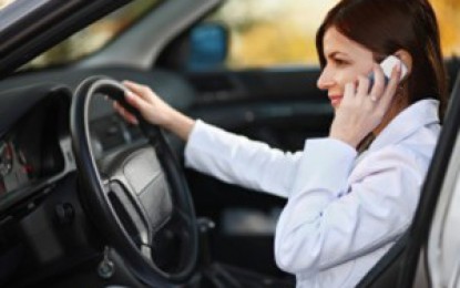 Governo alerta sobre risco do uso de celular no trânsito