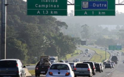 Confira a previsão de tráfego na saída para o feriadão em SP