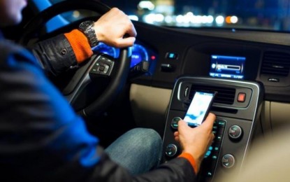 Campanha contra uso de celular ao volante é lançada na Câmara