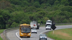 deputado-quer-alterar-lei-que-obriga-uso-de-farois-durante-o-dia