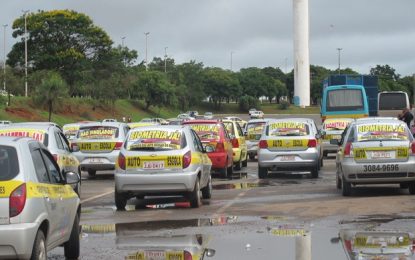 Lei obriga autoescolas do DF a terem intérprete de Libras em aulas teóricas