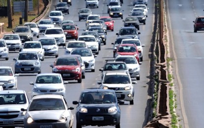 Justiça Federal suspende multa por farol desligado nas rodovias do país