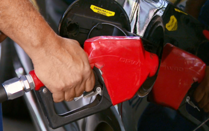 Preços da gasolina e diesel devem começar a cair a partir de segunda