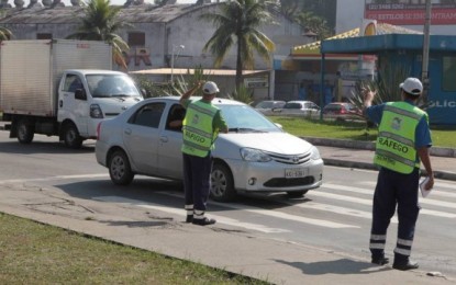 Som que possa ser ouvido do lado de fora do carro vai render cinco pontos na carteira e multa