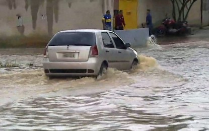 Mito ou verdade: alagamento deve ser atravessado em baixa velocidade