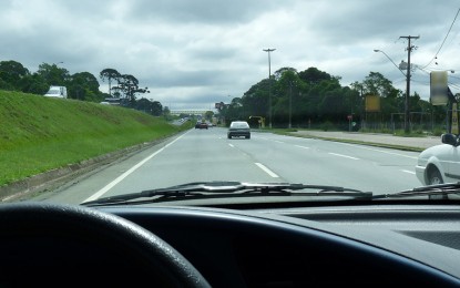 Ultrapassar o limite de velocidade é a infração mais cometida nas rodovias brasileiras
