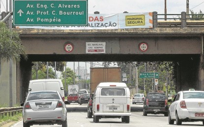 Farol baixo durante o dia não é obrigatório nas Marginais