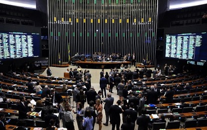 Câmara atribui a municípios regulamentação de aplicativos de transporte