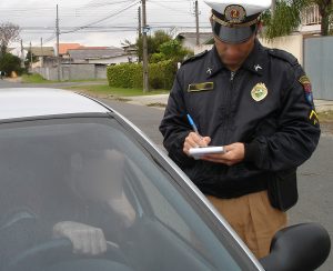 camara-analisa-projeto-que-aumenta-valor-da-multa-para-quem-dirigir-sem-ter-habilitacao