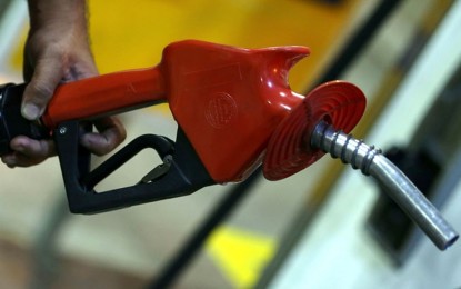 Preço da gasolina nos postos cai pela 9ª semana seguida, diz ANP