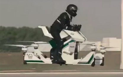 Moto voadora, robôs pilotos e supercarga em ônibus elétrico