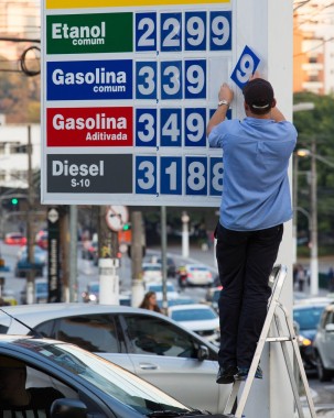 preco-da-gasolina-termina-a-semana-em-leve-alta-diz-anp