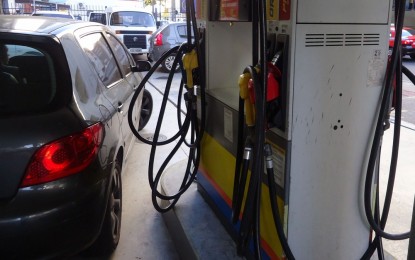Preço médio da gasolina sobe e passa de R$ 4 por litro, diz ANP