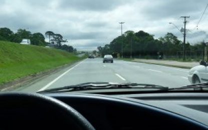 Pesquisa constata atitudes de motoristas brasileiros em rodovia