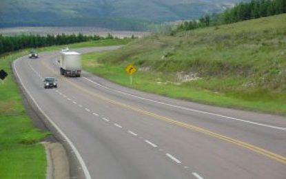 Projeto flexibiliza obrigação de uso de farol nos trechos urbanos de rodovias