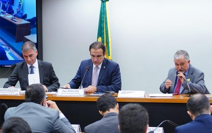 Mudança na formação de condutores deve ser precedida de debate, defende deputado