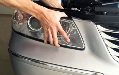 Manter a originalidade na troca de componentes dos faróis garante a mesma eficiência e evita problemas no sistema de iluminação do veículo