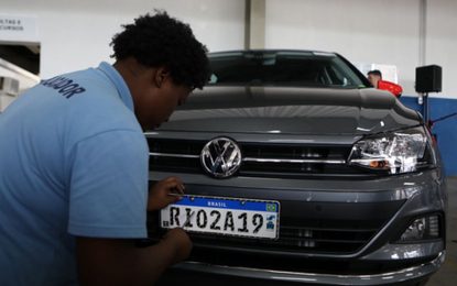 Placas do Mercosul podem ter tamanho alterado para encaixar nos veículos