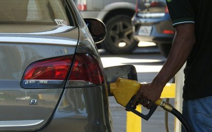 Venda de gasolina em outubro cai 13,75% com perda de mercado para etanol, diz ANP