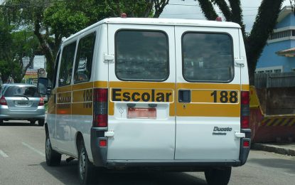 Projeto isenta vans escolares de taxas de serviço metrológico em razão da pandemia