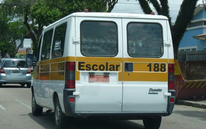 Detran.SP suspende cobrança de taxa de vans escolares na pandemia