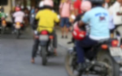 Entenda as regras para o transporte de crianças em motocicletas