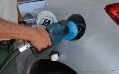 Gasolina fecha março com aumento de 6% e média de R$ 7,32