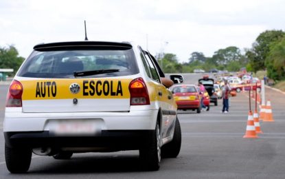 Contran prorroga utilização de veículos de aprendizagem em CFCs