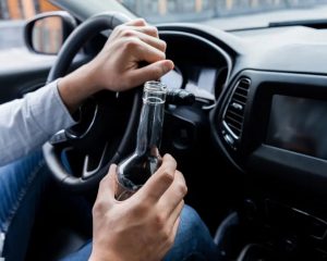 Condutor flagrado sob efeito de álcool poderá ficar 3 anos sem dirigir