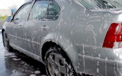 Motoristas evitam lavar os carros devido à falta d”água